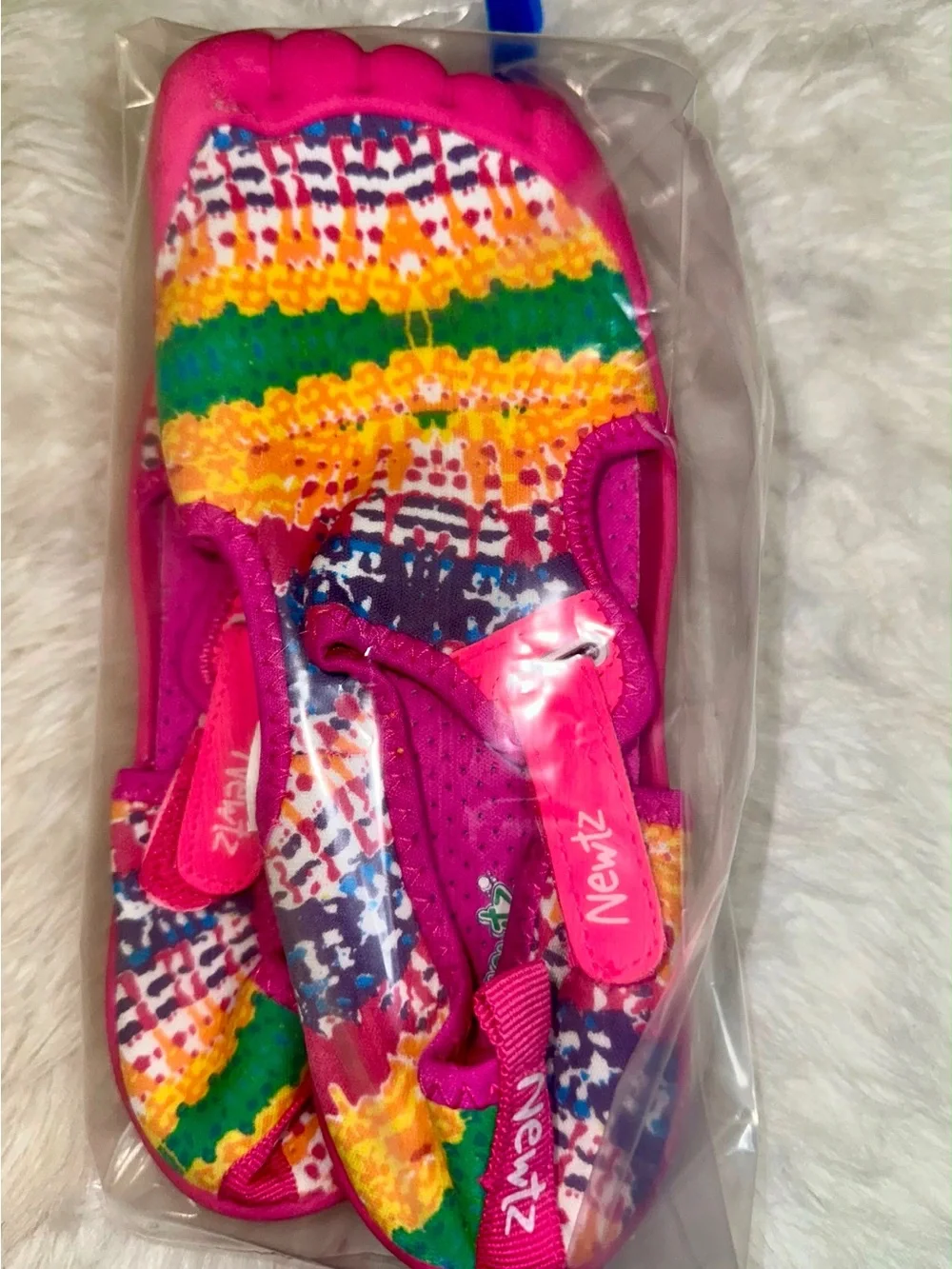 Newtz Girls Water Shoes – Pink Abstract – Size 2/3 – UPF 50+